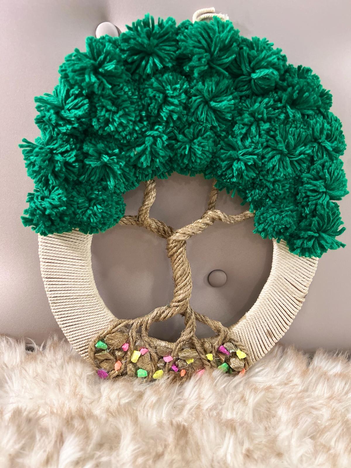 Jute tree decor